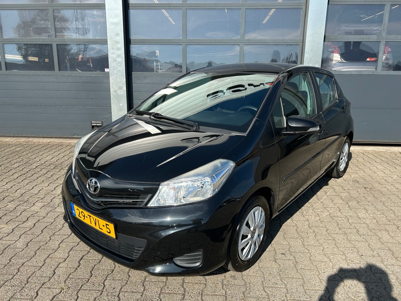 Toyota Yaris - 1.3 16v VVT-i 99pk 5-drs Comfort - AutoWereld.nl