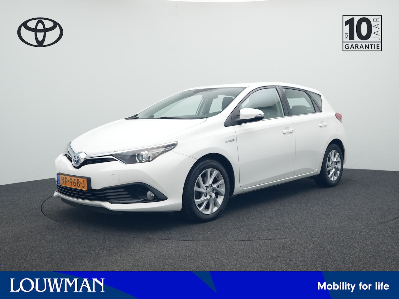 Toyota Auris - 1.8 Hybrid Dynamic | Parkeersensoren | Navigatie - AutoWereld.nl