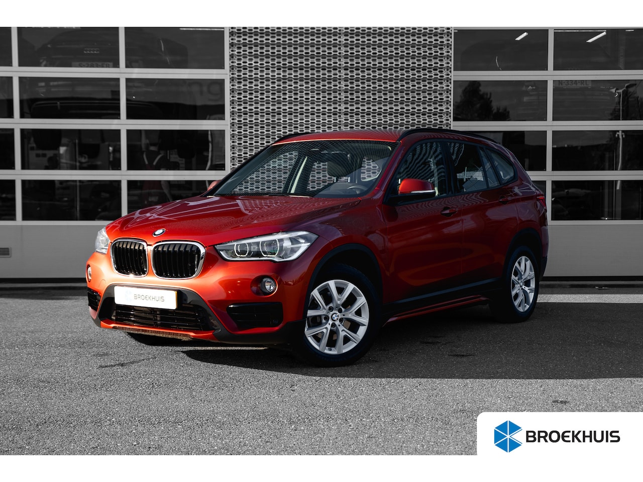 BMW X1 - sDrive18i 140pk Executive | Voorstoelen verwarmd | Elektrische kofferklep | Achteruitrijca - AutoWereld.nl