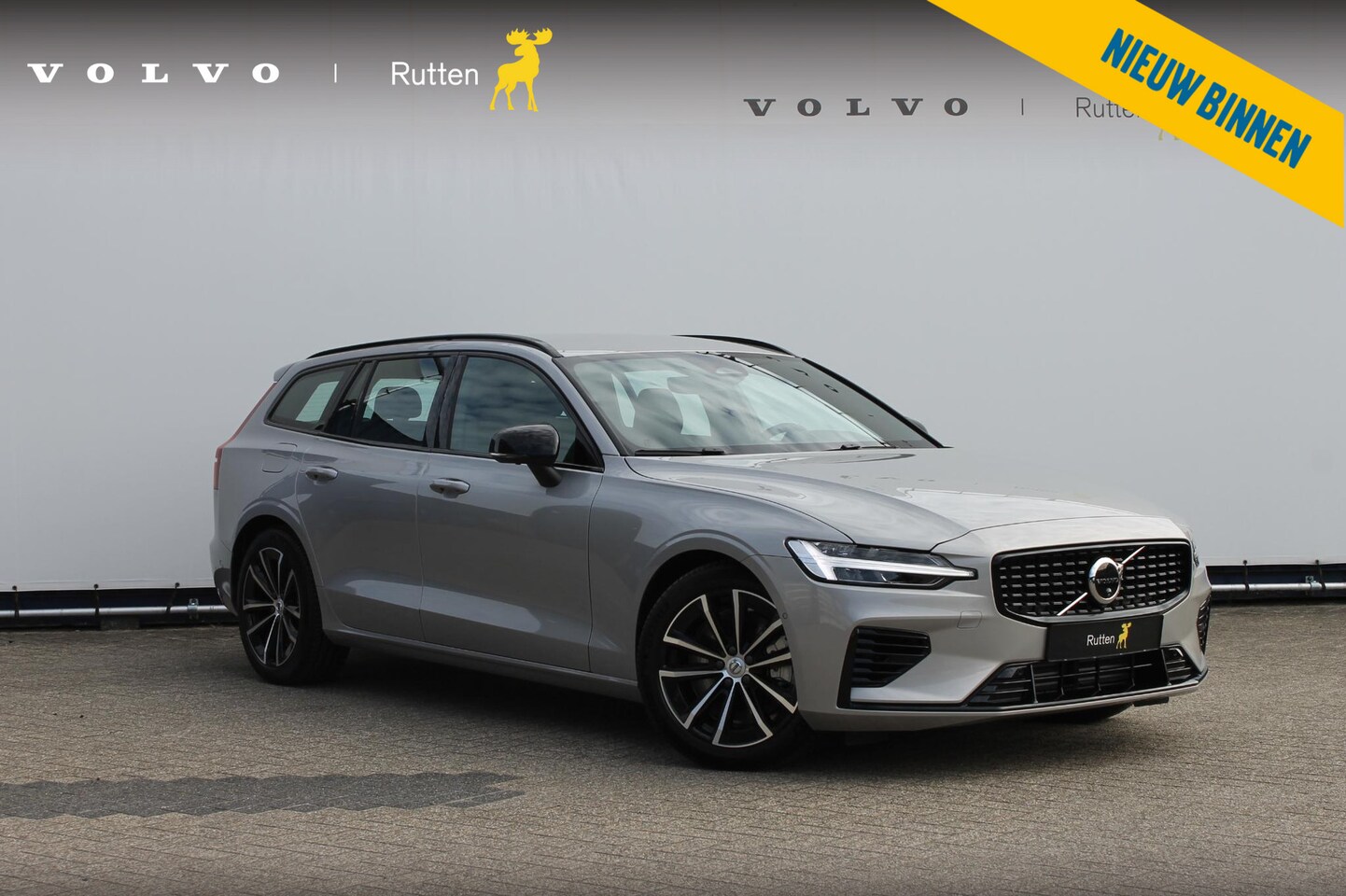 Volvo V60 - T6 350PK Autm. Plug-in hybrid AWD Plus Dark Long Range / Google infotainment / Semi elekri - AutoWereld.nl
