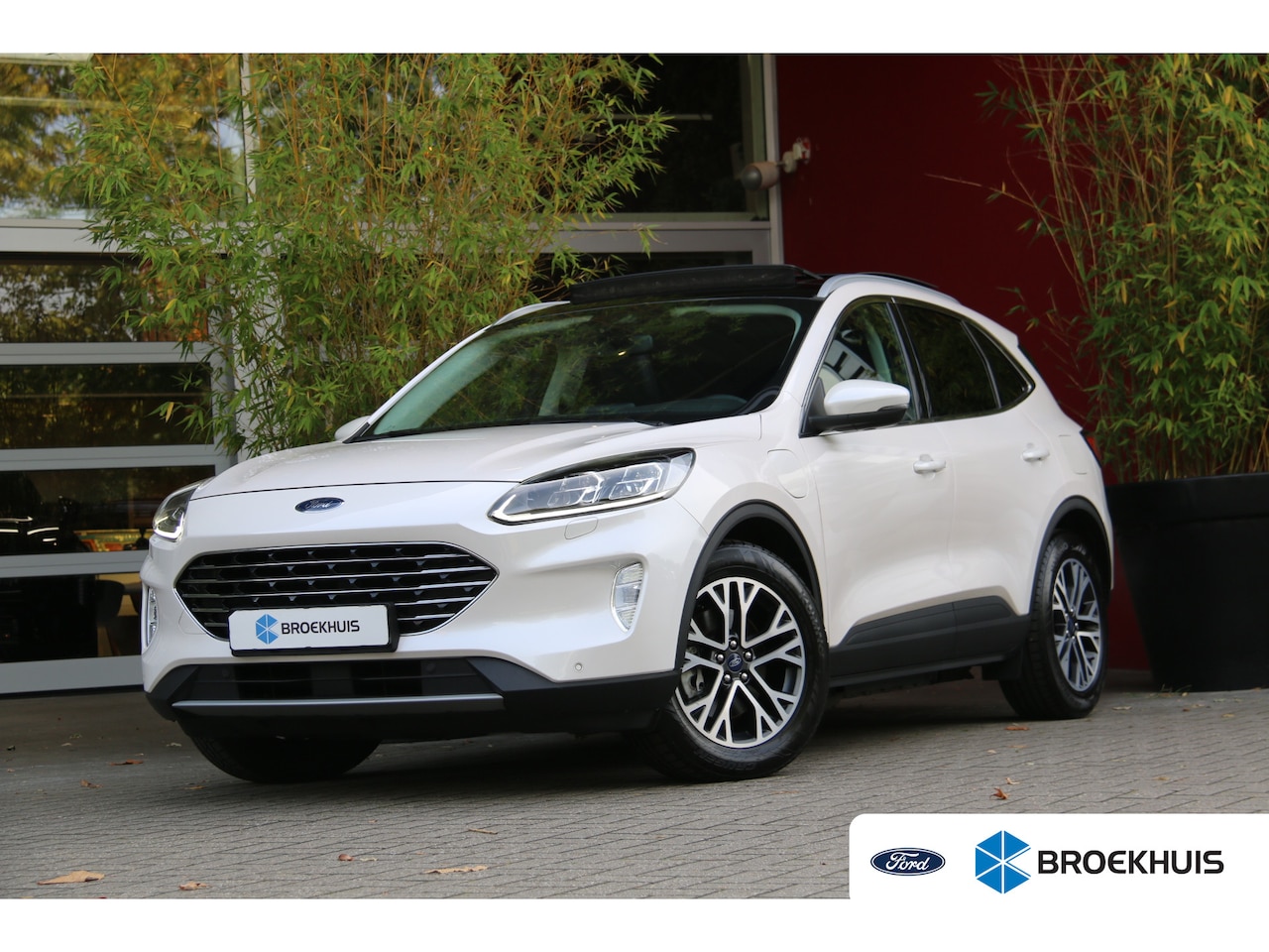 Ford Kuga - 2.5 PHEV Titanium X | Lichtmetalen velgen 18" | Navigatiesysteem full map | Panorama dak - AutoWereld.nl