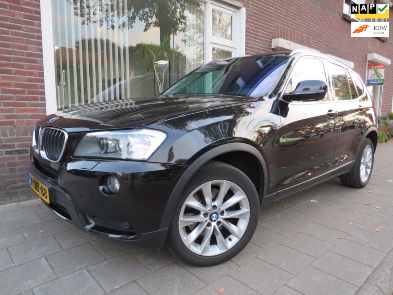 BMW X3 - 2.0d xDrive Chrome Line Edition Navi Xenon Leder Trekhaak - AutoWereld.nl