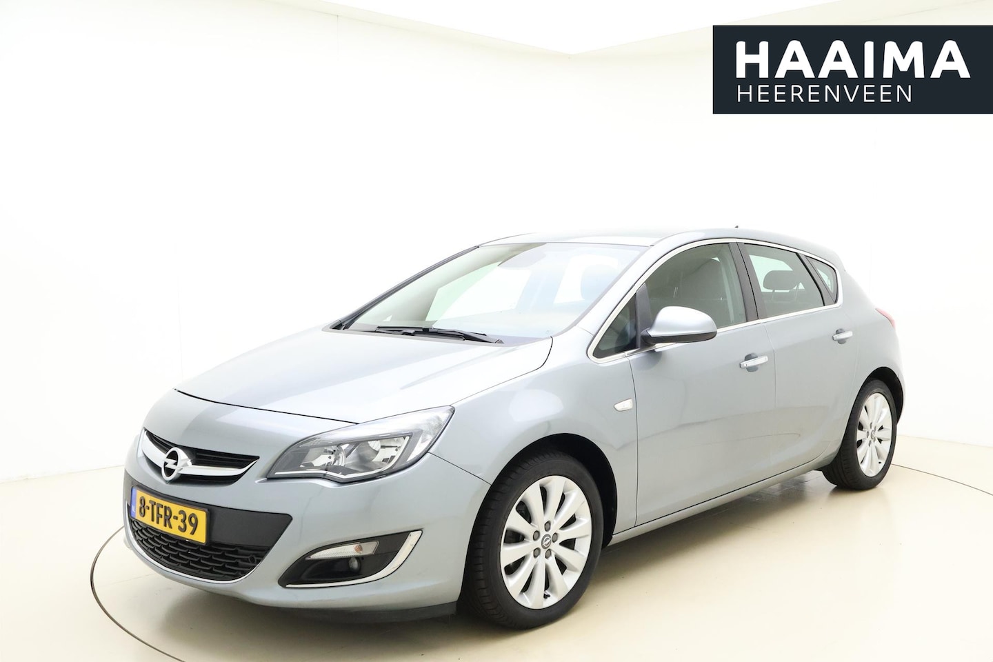 Opel Astra - 1.4 Turbo 140pk Cosmo | Navigatie | Climate control | Cruise control | Lichtmetalen velgen - AutoWereld.nl