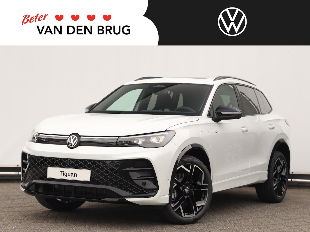 Volkswagen Tiguan - 1.5 eHybrid R-Line Edition 272pk | Navi | Trekhaak | Black Style | 20"York | LED Matrix IQ - AutoWereld.nl