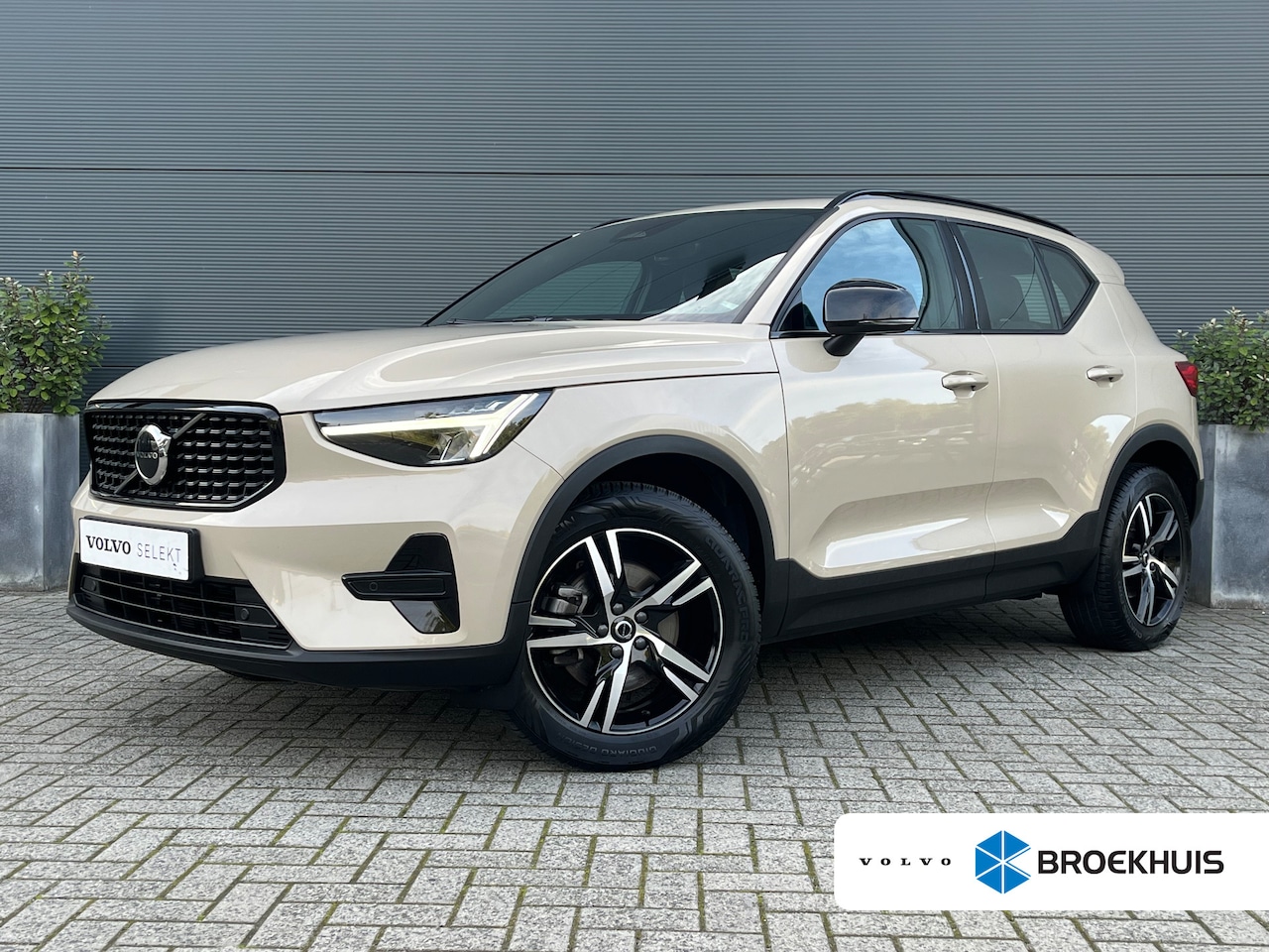 Volvo XC40 - 2.0 B4 Plus Dark | Harman/Kardon | Pilot Assist | Trekhaak | Camera | - AutoWereld.nl