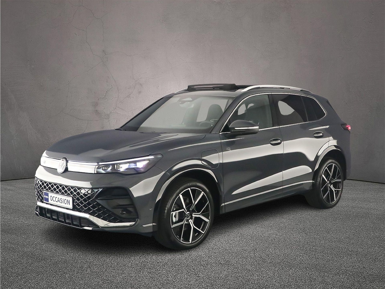 Volkswagen Tiguan - R-Line Edition 1.5 TSI eHybrid 272pk DSG Automaat Trekhaak, Panoramadak, Adaptive cruise c - AutoWereld.nl