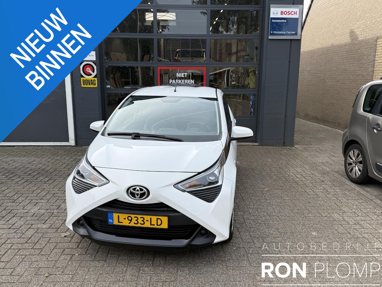 Toyota Aygo - 1.0 VVT-i x-play Automaat / Airco/ Apple carplay/ LED - AutoWereld.nl
