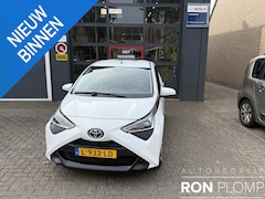 Toyota Aygo - 1.0 VVT-i x-play Automaat / Airco/ Apple carplay/ LED