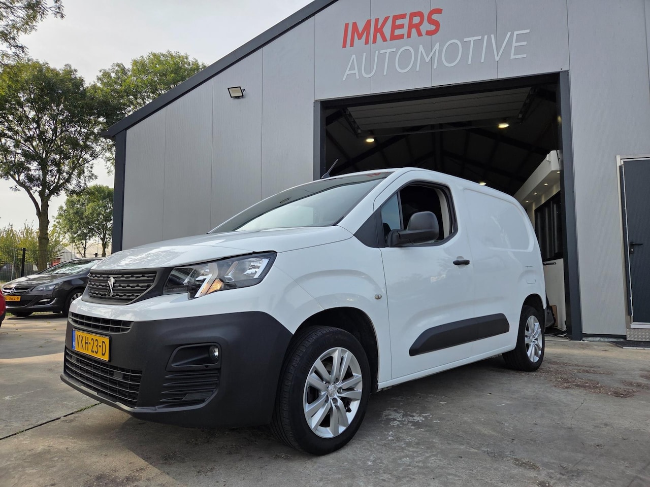 Peugeot Partner - 1.5 BlueHDI Premium AIRCO PDC - AutoWereld.nl
