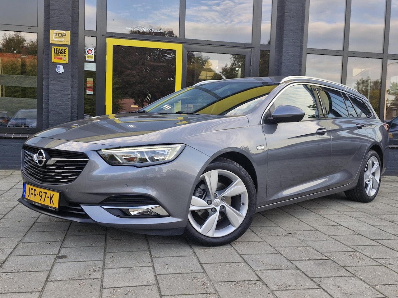 Opel Insignia Sports Tourer - 1.5 Turbo Business Executive Automaat | Camera + Sensoren | Climate | Cruise | Carplay | B - AutoWereld.nl