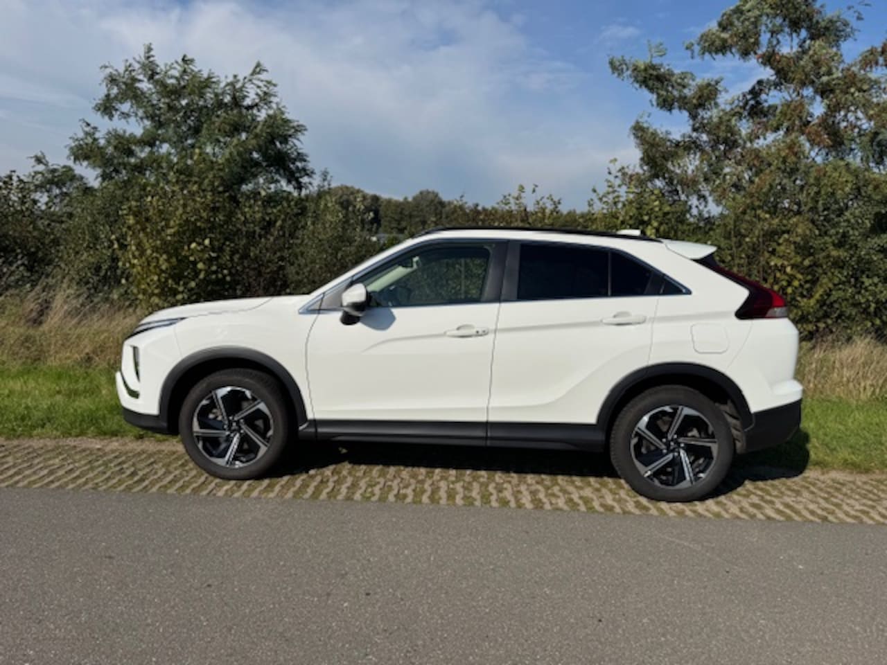Mitsubishi Eclipse Cross - 2.4 PHEV S-AWC 98pk Aut. - AutoWereld.nl
