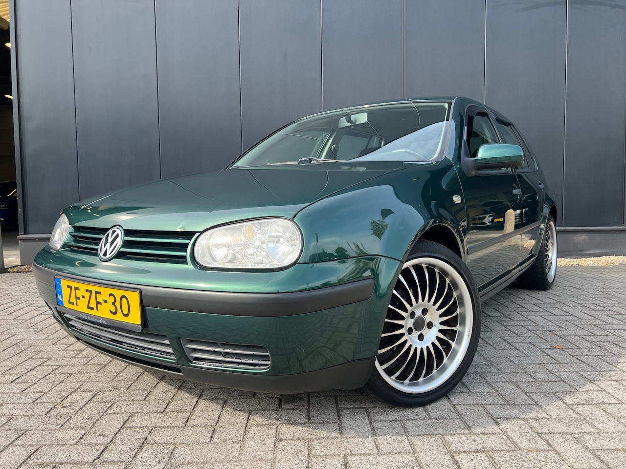 Volkswagen Golf - 1.6SR 100Pk 5Drs/Airco/18'Lmv/Nap/Apk5-26 - AutoWereld.nl