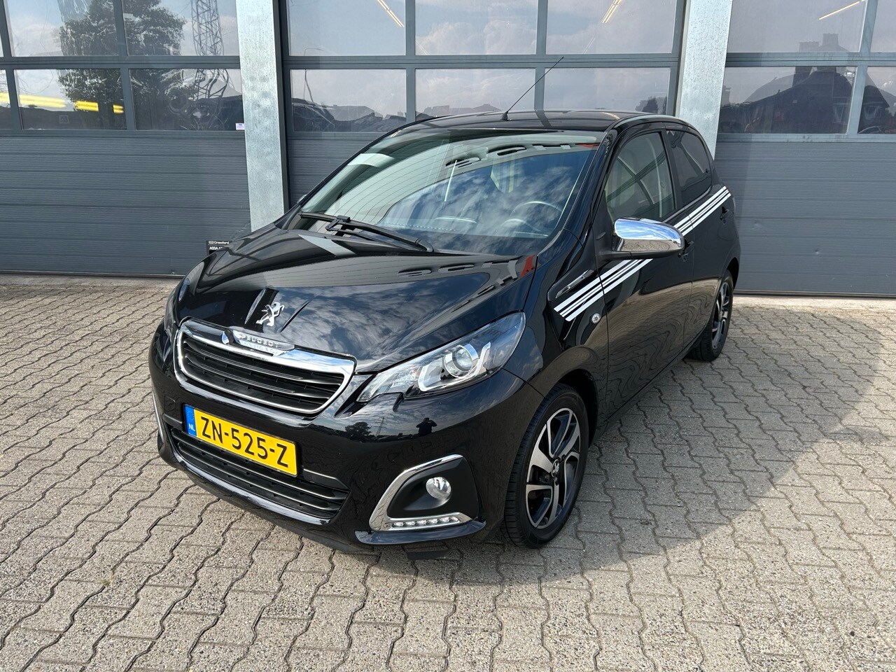 Peugeot 108 - 1.0 e-VTi Collection 1.0 e-VTi 68pk 5-drs Collection - AutoWereld.nl
