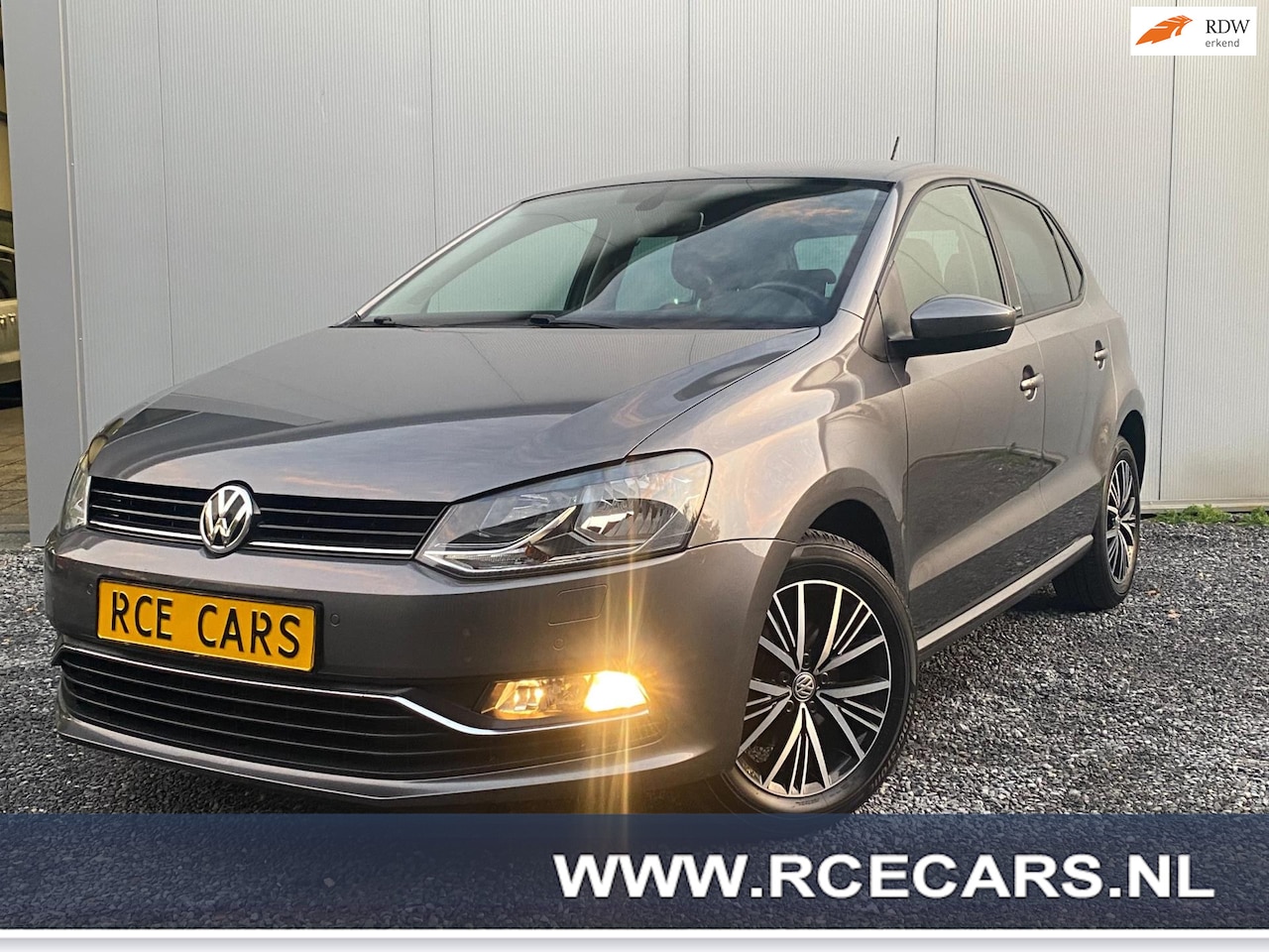 Volkswagen Polo - 1.0 Comfortline Allstar Navigatie Parkpilot Cruisecontr Clima Stoelverw KM : 57.000 !!! - AutoWereld.nl