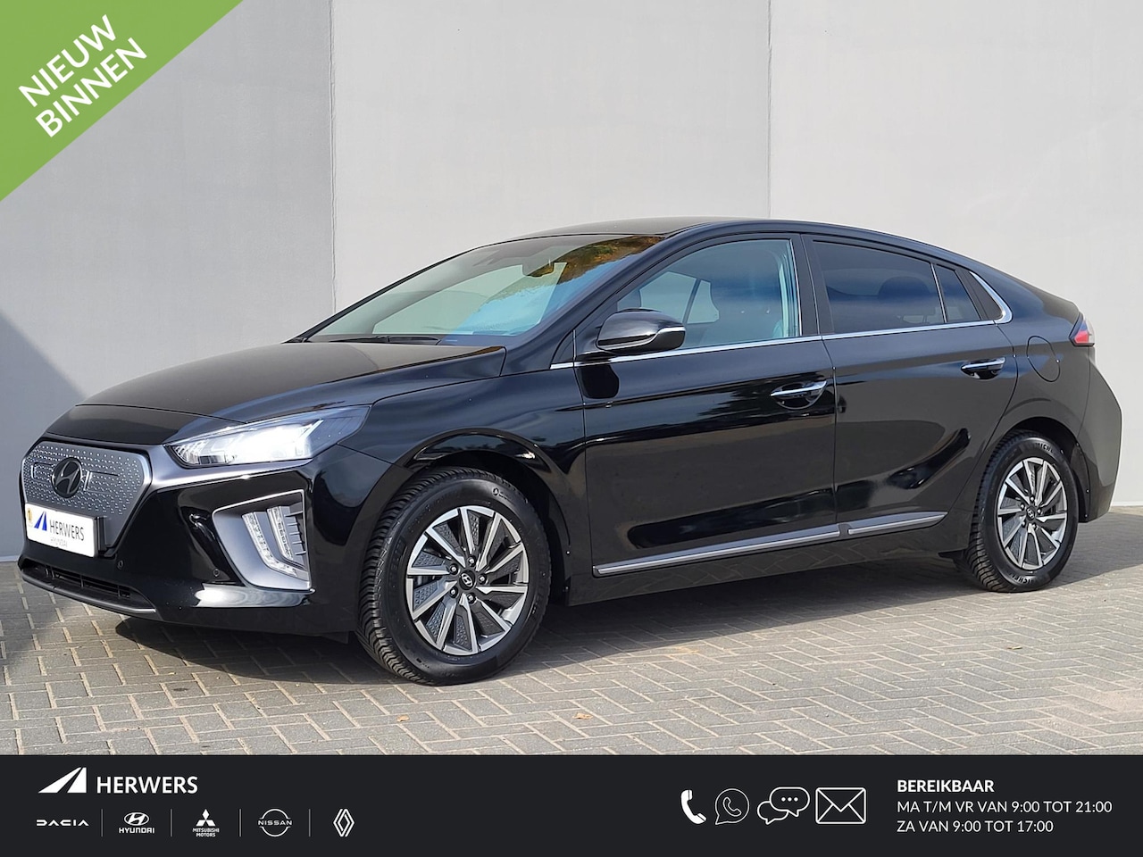 Hyundai IONIQ - Premium EV 38 kWh Automaat / Dealer Onderhouden / All season banden / Camera / Infinity Au - AutoWereld.nl