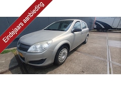 Opel Astra - 1.4 Essentia Hatchback * NIEUWE APK * OUTLET COLLECTIE