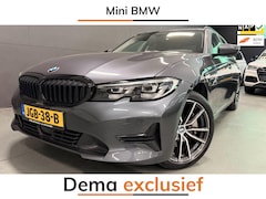 BMW 3-serie Touring - 330e High Executive V-COCKPIT/NAVI/DAB/CARPLAY/M-STOELEN/CAM/ECC/PDC/A-CRUISE///