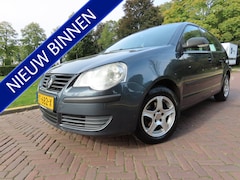Volkswagen Polo - 1.4-16V Trendline Airco 5 Drs Lm Velgen