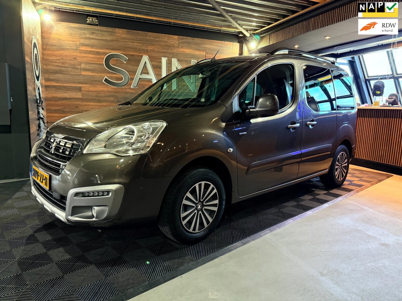 Peugeot Partner Tepee - 1.2 PureTech Active | 5 PERSOON | CARPLAY - AutoWereld.nl