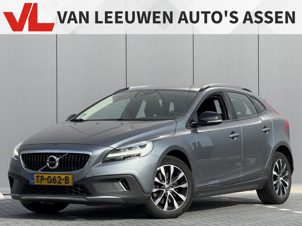 Volvo V40 Cross Country - 1.5 T3 Dynamic Edition | Nieuw binnen | Automaat | Rijklaar - AutoWereld.nl