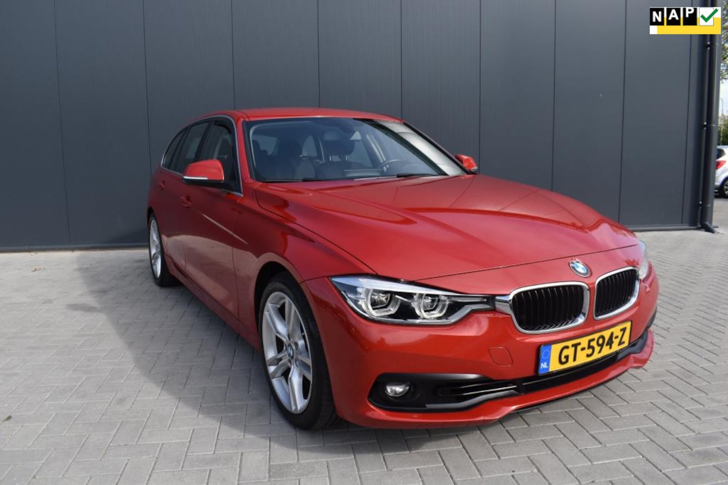 BMW 3-serie Touring - 320i Essential |LED|SPORTSTOELEN|M WIELEN|1EIG| - AutoWereld.nl