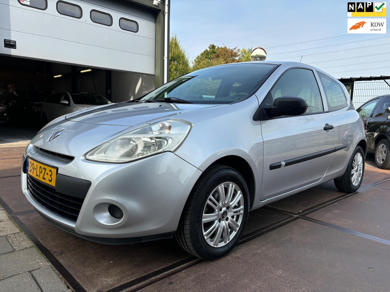 Renault Clio - 1.2 TCe Special Line 1e Eig Nieuwstaat Dealer Onderhouden - AutoWereld.nl