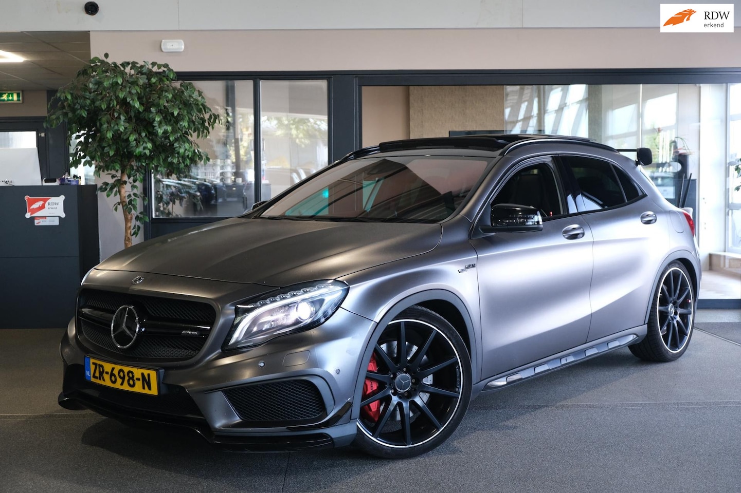 Mercedes-Benz GLA-Klasse - AMG 45 4MATIC Pano Kuipstoel Navi Cam Acc H&K Leder Led - AutoWereld.nl