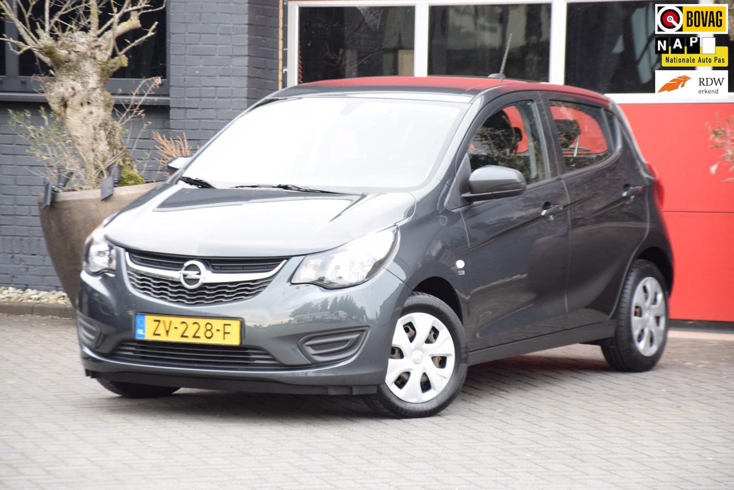 Opel Karl - 1.0 ecoFLEX 120 Jaar Edition 2019 Airco Navigatie Cruise control 5 Deurs - AutoWereld.nl