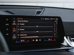 BMW X1 - xDrive23i High Executive M Sport Automaat / Panoramadak / Trekhaak / Sportstoelen / Stoelv