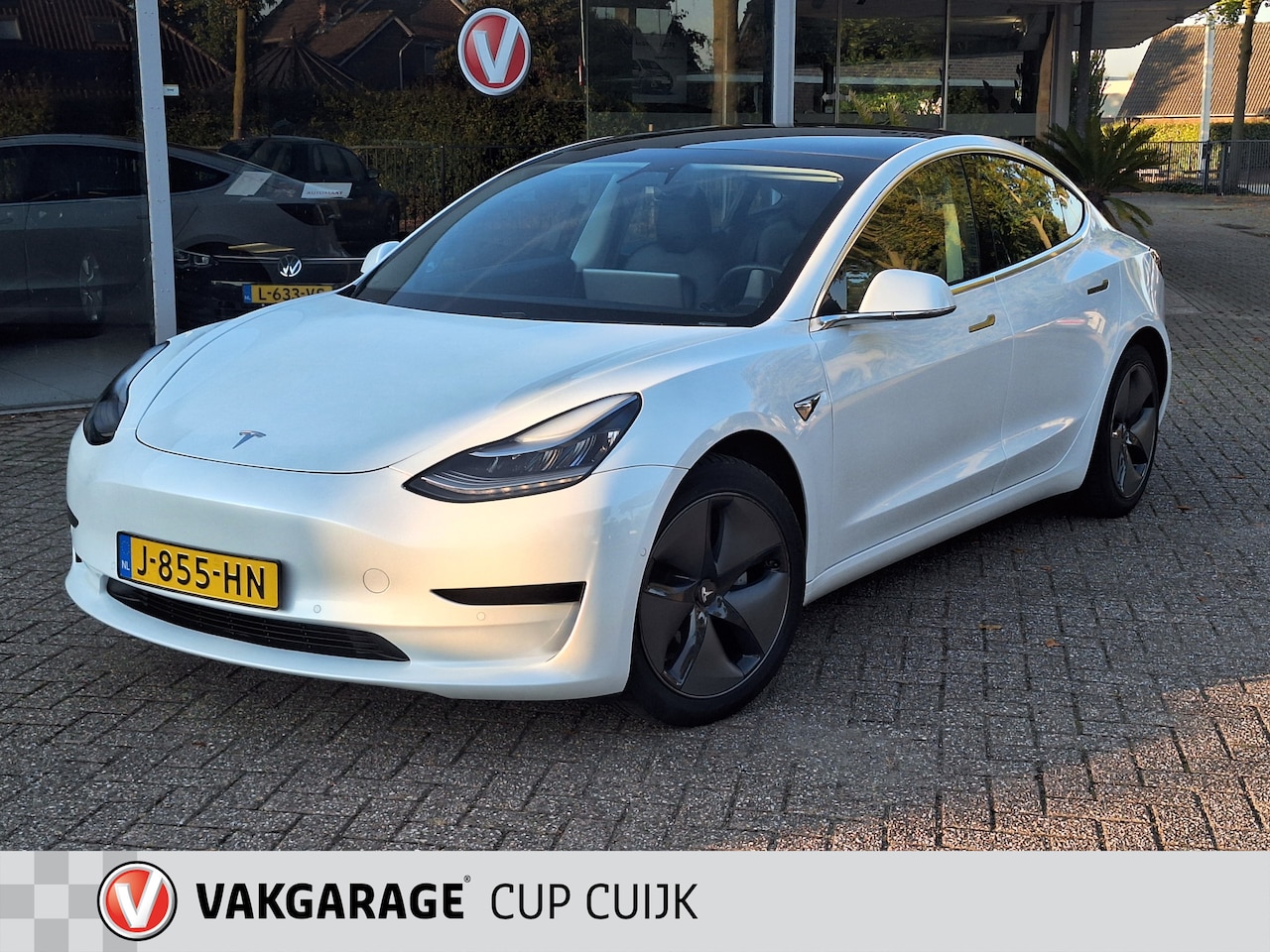 Tesla Model 3 - Standard RWD Plus 60 kWh BTW auto, Panorama dak/ Camera/ Laadkabels - AutoWereld.nl