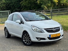 Opel Corsa - 1.2-16V '111' Edition /Automaat/Pano/Stoelverwarming/