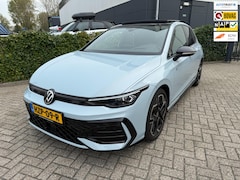 Volkswagen Golf - 1.5 eTSI R-Line Edition panoramadak trekhaak h&k head up display matrix led camera financi