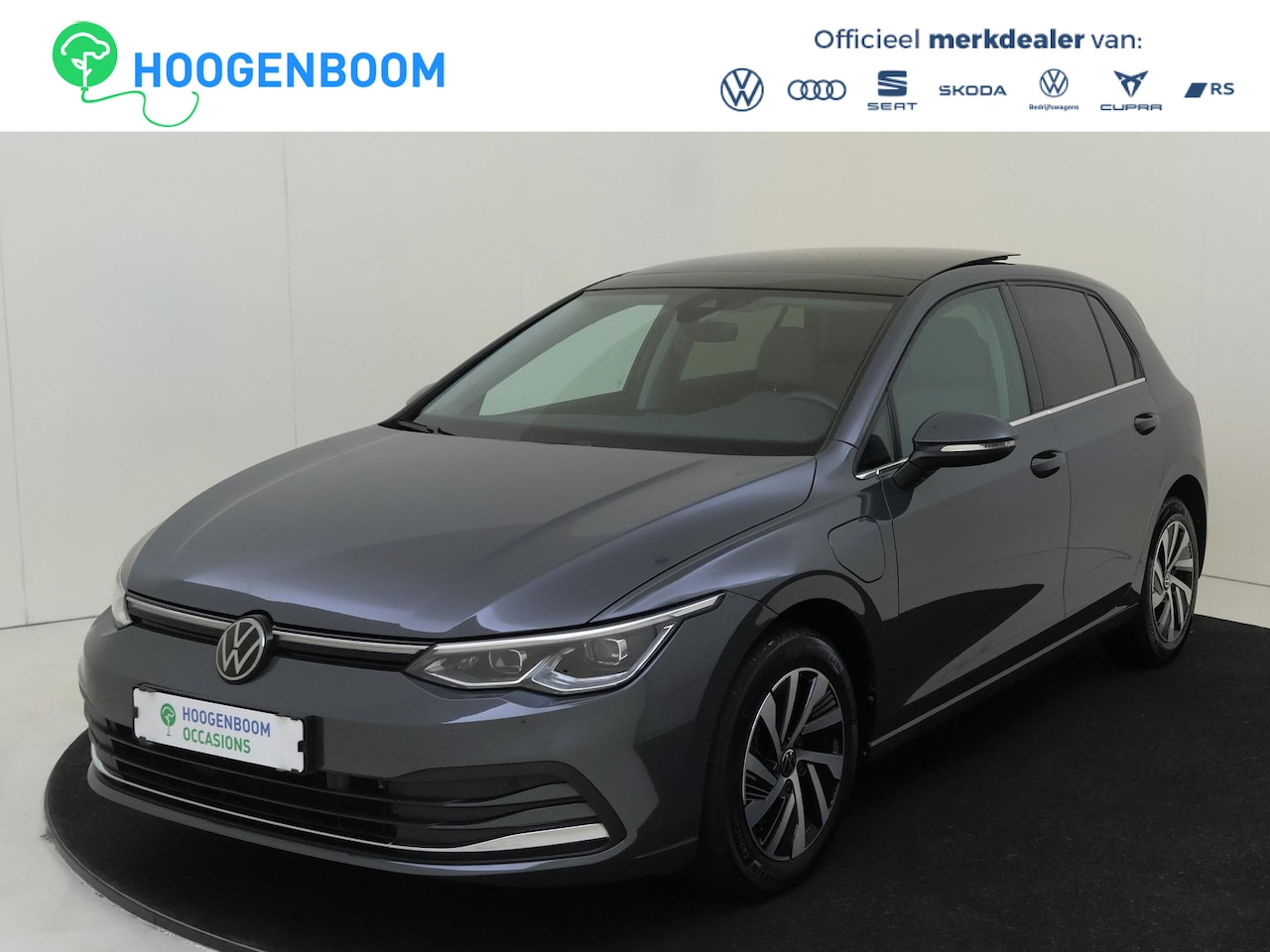 Volkswagen Golf - 1.4 eHybrid | Panoramadak | Trekhaak | Achteruitrijcamera | Stoel- en stuurwielverwarming - AutoWereld.nl