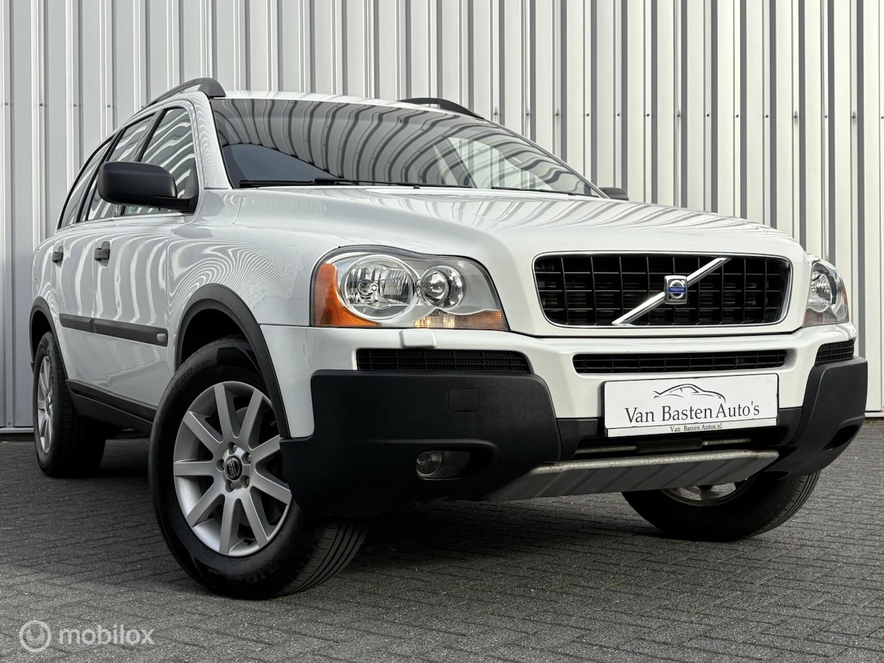 Volvo XC90 - 2.5 T AWD Momentum | 210pk | 7 zit | Youngtimer | Trekhaak | Xenon | PDC | Volledige histo - AutoWereld.nl
