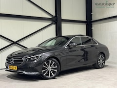 Mercedes-Benz E-klasse - 300 e Business Solution Aut. | panorama | sfeer verlichting | leder | SOH 95% |