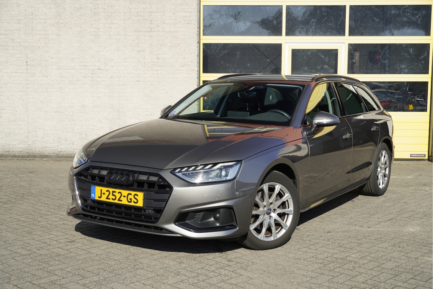 Audi A4 Avant - 35 TFSI 150PK! Automaat Launch Edition Business BJ2020 Lmv 17" | Led V+A | Pdc | Navi | Dy - AutoWereld.nl