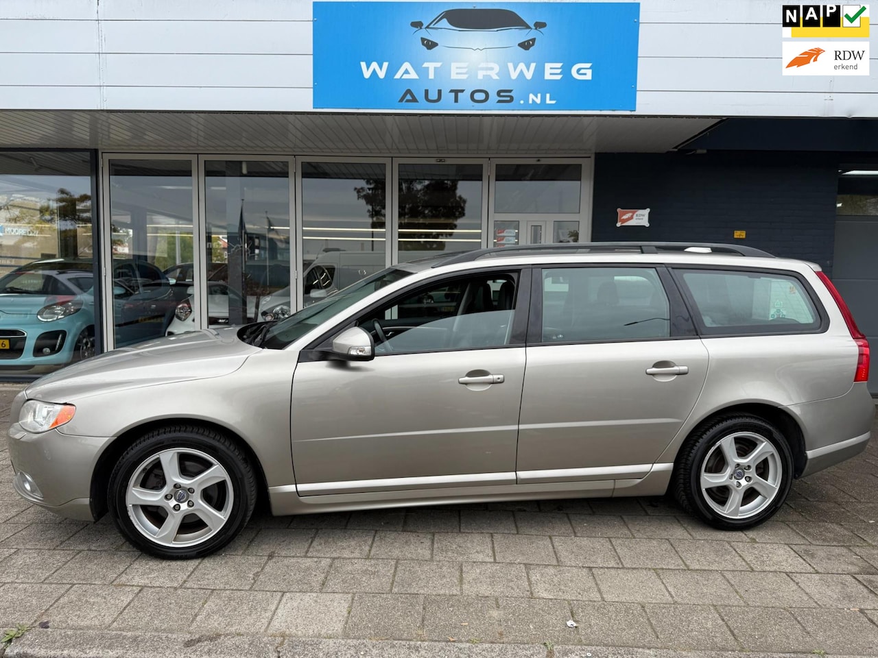 Volvo V70 - 1.6 T4 Summum NAVI|LEDER|STOELVERW.|AUTOMAAT - AutoWereld.nl