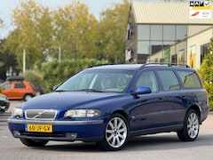 Volvo V70 - 2.4 Ocean Race | Automaat | Leder stoelen | Stoelverwarming | Grootscherm | Dealeronderhou
