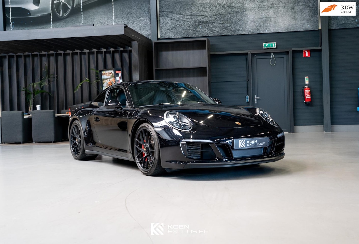 Porsche 911 - 991 3.0 Carrera 4 GTS (2018) km stand 13.446km, vol leder, schuifdak - AutoWereld.nl