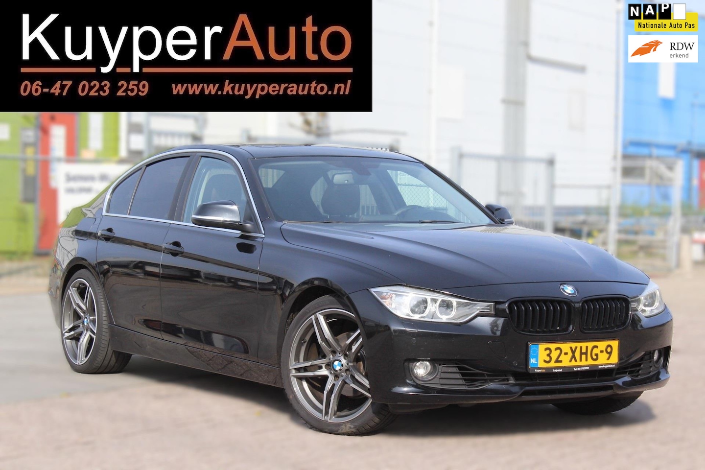 BMW 3-serie - 320i High Executive nette automaat vol leder - AutoWereld.nl