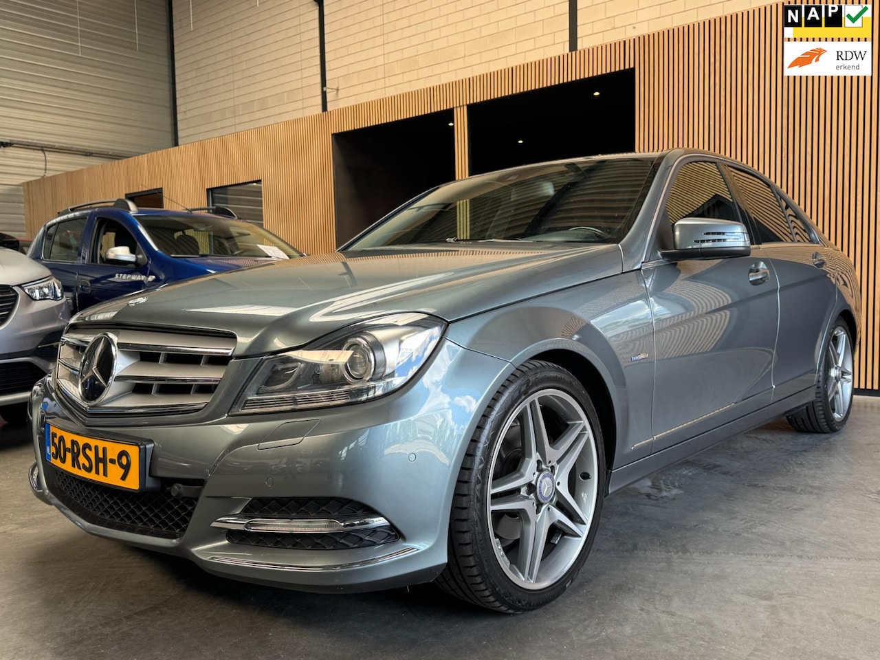 Mercedes-Benz C-klasse - 200 Business Class 125! Avantgarde Carplay|Dodehoekdetec.|Stoelverw.|APK - AutoWereld.nl