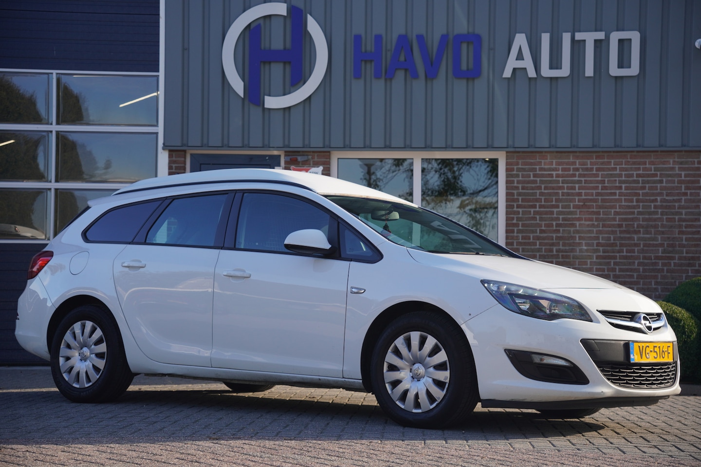 Opel Astra Sports Tourer - 1.7 CDTi ecoFLEX Business+, NAVI, NAP, CRUISE CONTROL - AutoWereld.nl