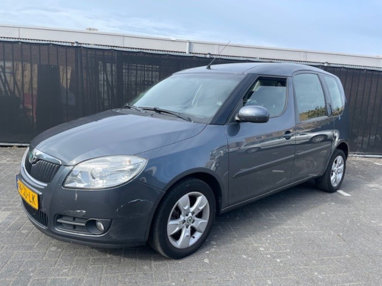 Skoda Roomster - 1.6-16V Elegance AUTOMAAT // AIRCO // CRUISE CONTROL - AutoWereld.nl
