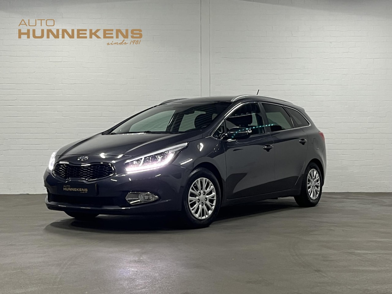 Kia Cee'd Sportswagon - ceed 1.6 GDI DynamicLine Trekhaak | Camera | Cruise control | Climate control | Origineel - AutoWereld.nl