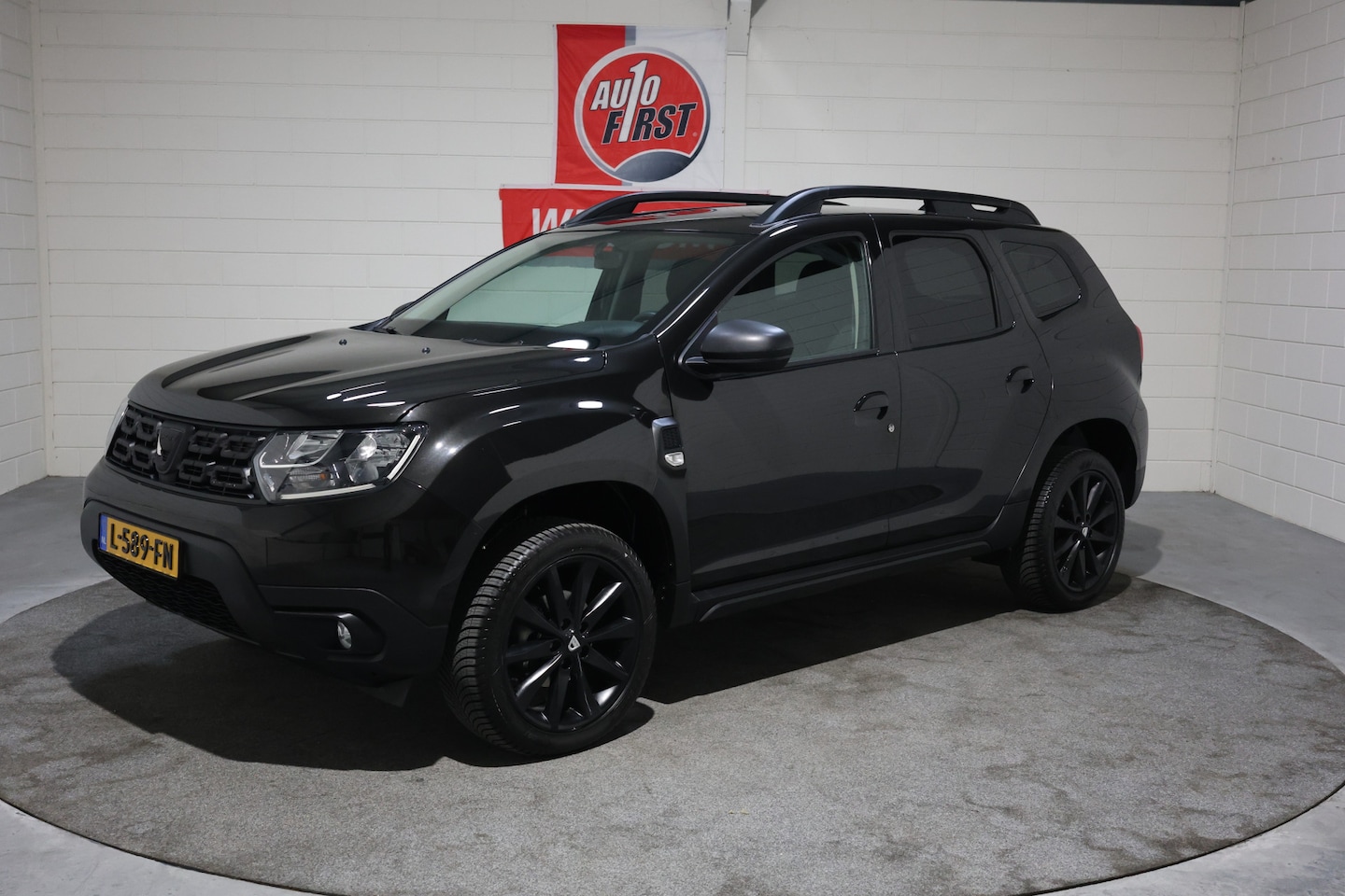 Dacia Duster - 1.0 TCe Comfort 1.0 TCe Comfort, Black Edition, Stoere SUV, 18 inch, Navigatie, Cruise control, Airco, Par - AutoWereld.nl
