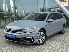 Volkswagen Passat Variant - 1.4 TSI PHEV GTE Business 218pk Camera / Trekhaak / Stoel-Stuur verwarming
