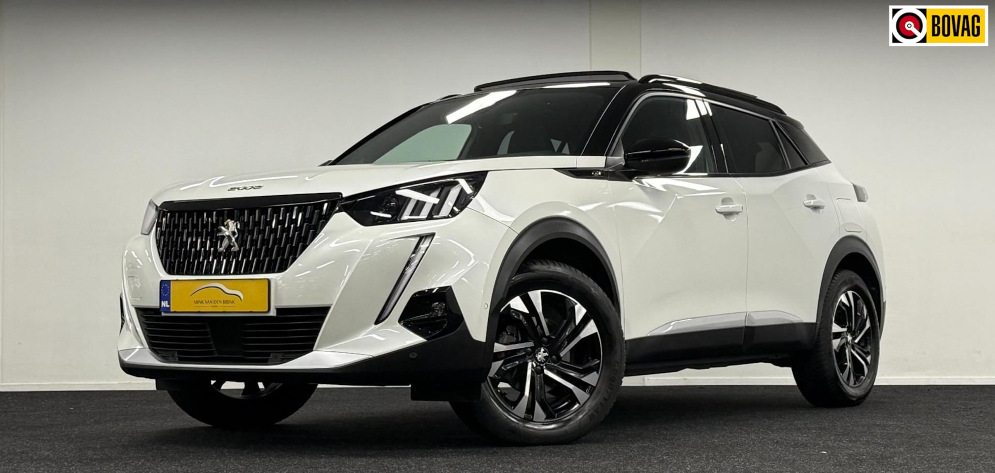 Peugeot 2008 - 1.2 PureTech GT Pack*Panodak*Trekhaak*DigiDisplay*VolLeder*Carplay*Camera - AutoWereld.nl