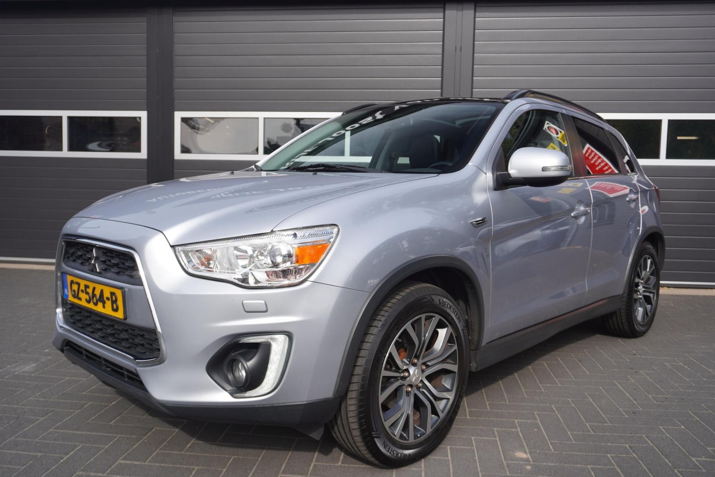 Mitsubishi ASX - 1.6 Cleartec Instyle Airco/Camera/Pano.dak/Navi/Cruise - AutoWereld.nl