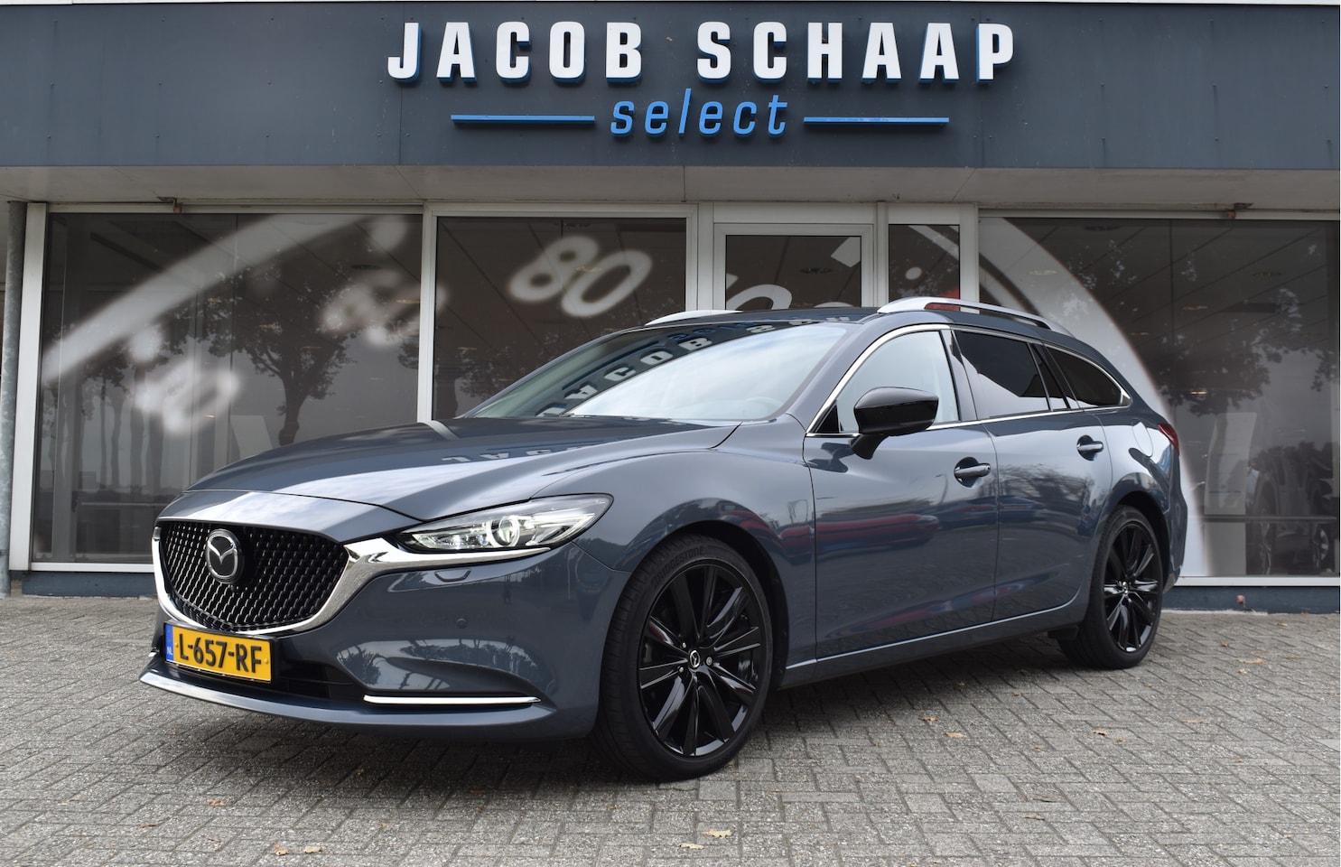 Mazda 6 Sportbreak - 2.0 SA G 165 Luxury Automaat  / Navi / Adap. Cruise / 19" LM / Carplay / Cameras / Keyless - AutoWereld.nl