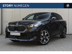 BMW X2 - sDrive20i High Executive M Sport Automaat / Panoramadak / Trekhaak / Sportstoelen / Adapti